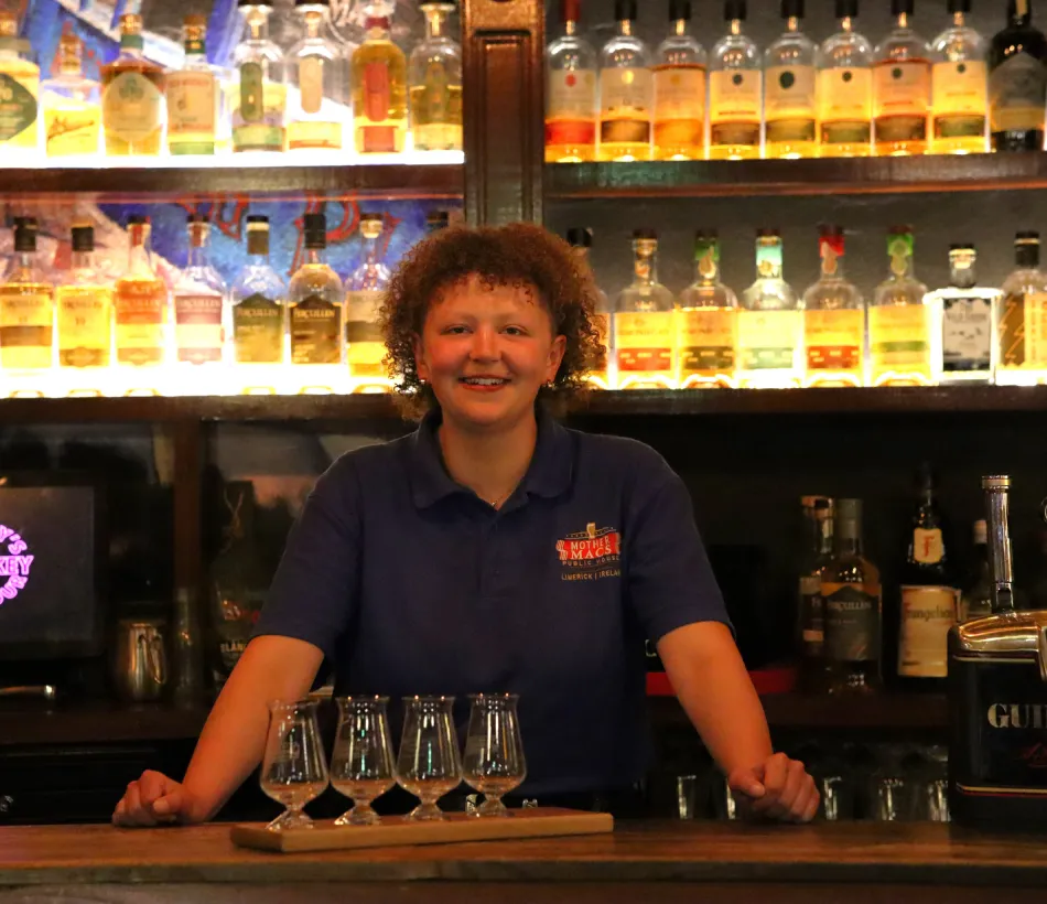 Triona - Whiskey Guide & Cocktail Maestro